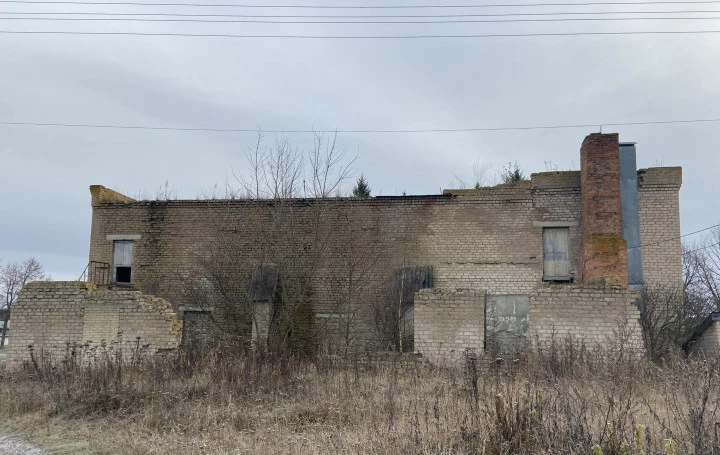 Имущественный комплекс (нежилое здание и з/у) в Орловской области, Болховский район, Михневское с/п, п.Щербовский